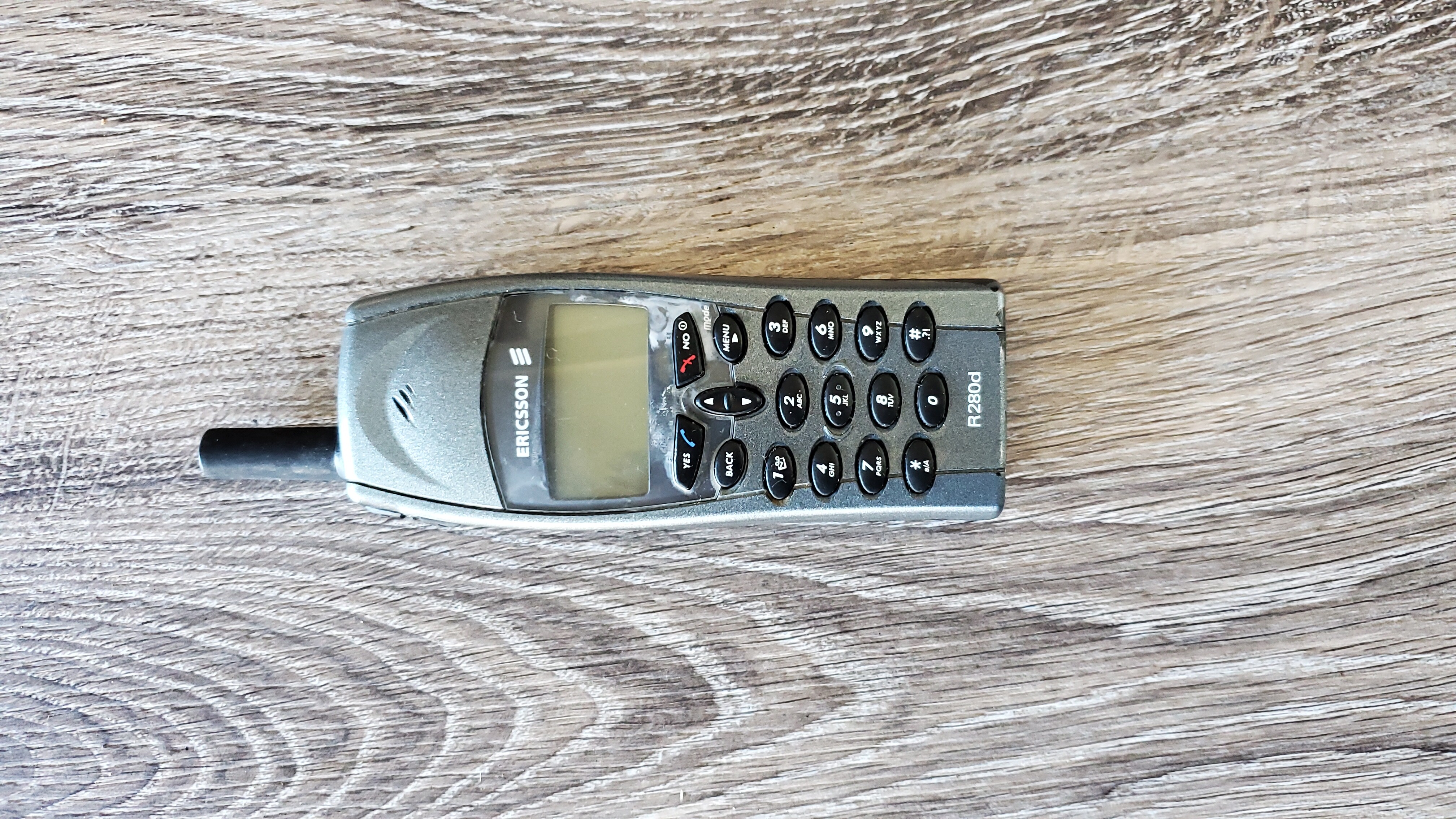 Cell Phones Museum » Ericsson R280d - 1999