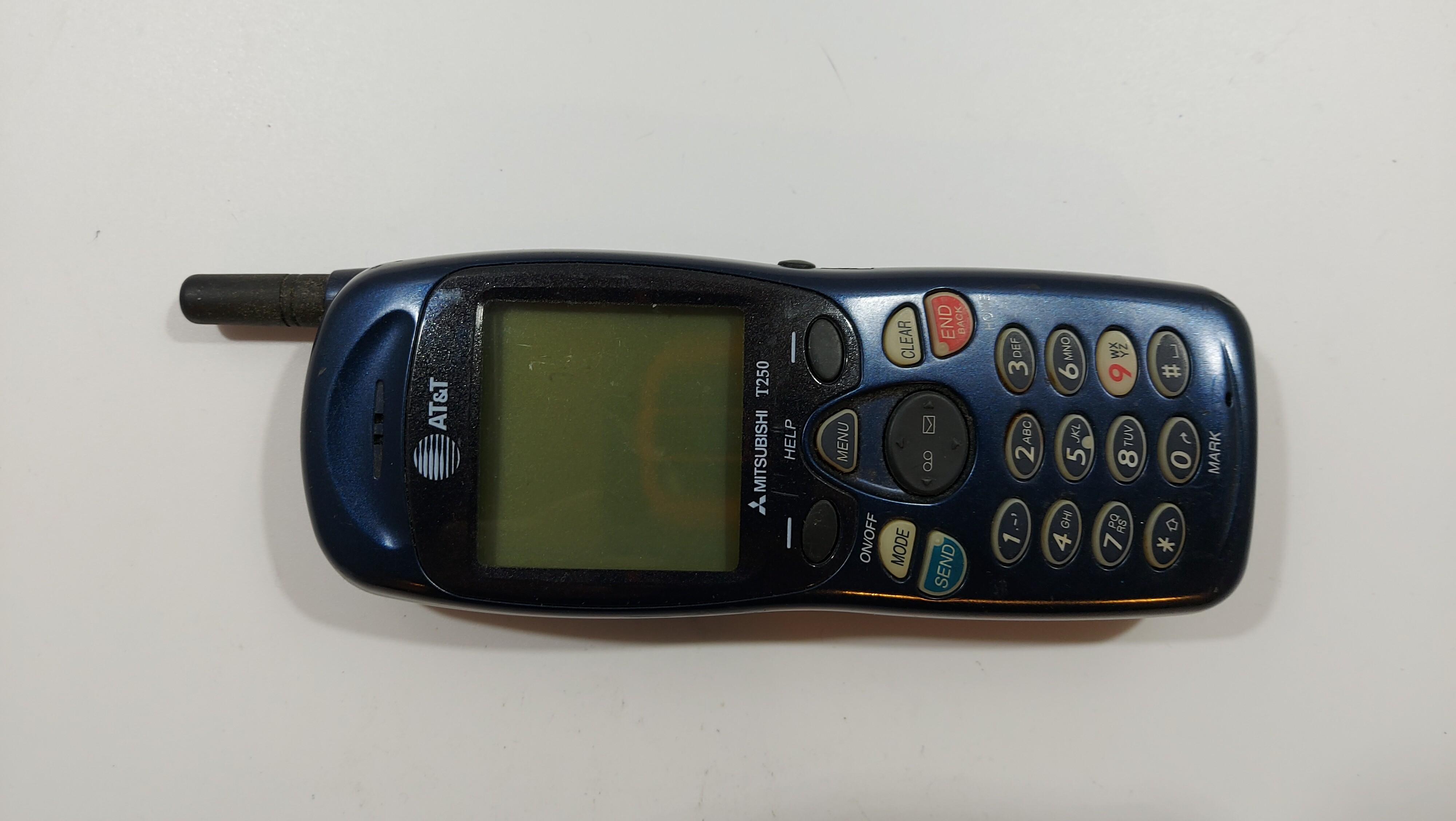 cell-phones-museum-mitsubishi-t250